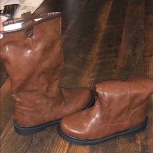 Brown boots